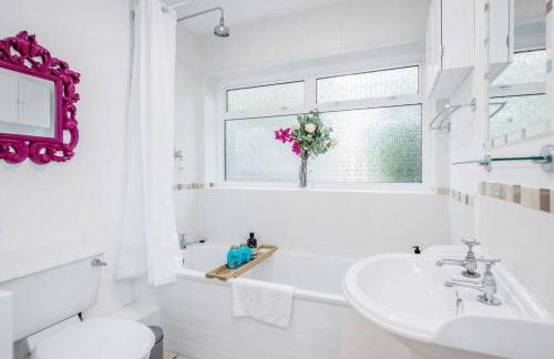 Stylish Victorian 3 Bed House Huge Garden/Parking - Foto 2