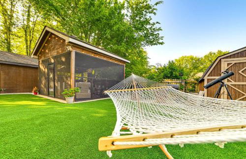 Home with Hot Tub, Playset and Grills in Clarksville! - Foto 18