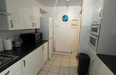 Modern Comfort Near Gatwick, Three Bridges & M23! - Foto 4