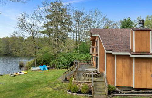 Lakefront Family Home, Kayaks, Hot Tub, Fireplace - Foto 40