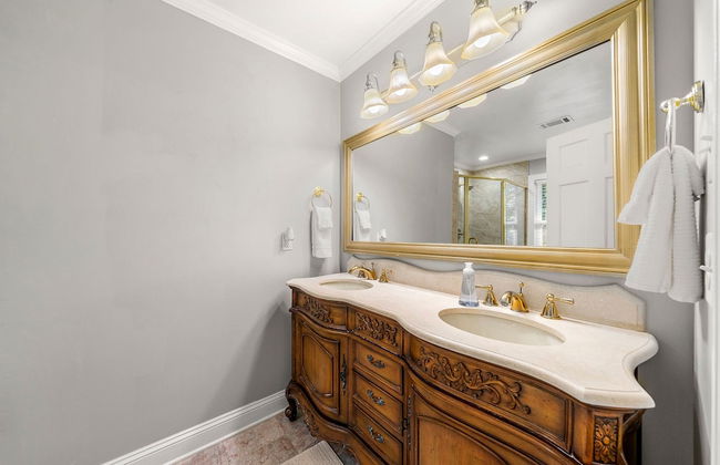 Beautiful Large Newly Renovated 5 Bedroom House - Foto 19