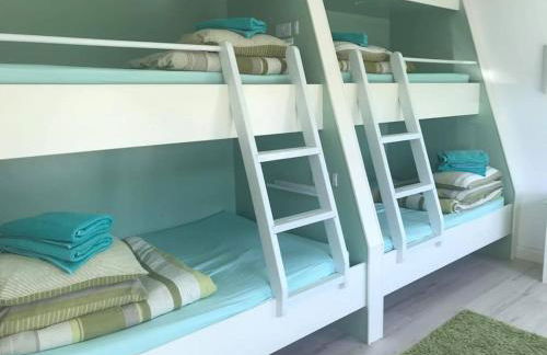 Sleeps 18 Double Decker Bus Hot Tub Sauna Cinema Pets - Foto 31