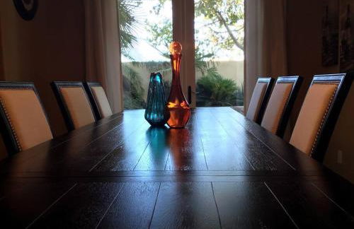 Evonvale Dream! Big Heated pool, jacuzzi seats 16! - Foto 22