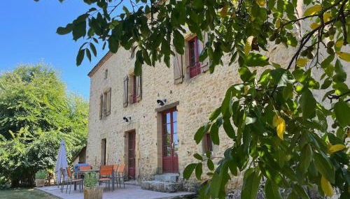 Gîtes OSTAL de Marcillac avec piscine - Le Pigeonnier - Foto 2