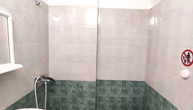 Apartment in the Plazh Area Surrounded by Greenery 1 - Foto 5, Baño