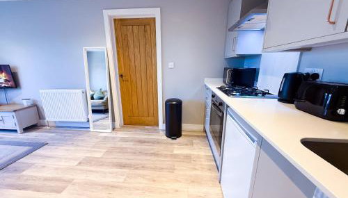 INACTIVE The A 1 Bedroom Apartment by AltoLuxoExperience Short Lets & Serviced Accommodation with Parking & Wifi - Foto 3