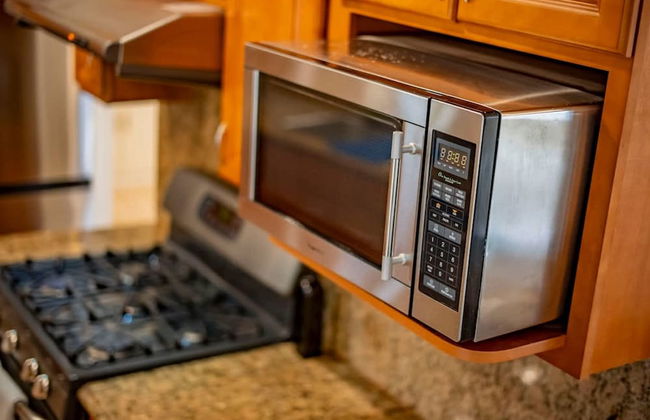 Modern Luxury in San Gabriel Valley Retreat - Foto 15