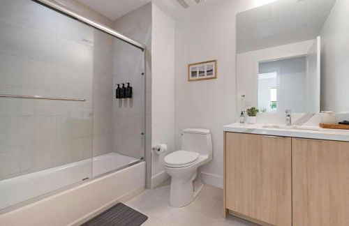 Luxurious 2BR Apartment in heart of Silicon Valley - Photo 13