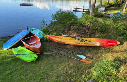 91WR Lake vibes and views at this waterfront home in the White Mountains - Foto 44