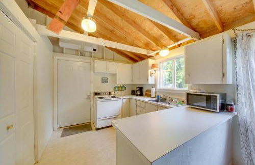 Rustic Retreat Across from Lake Family Friendly! - Foto 10