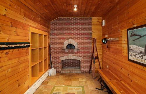 Sleeps 16-Hottub-Sauna-Pet Friendly-7 Min to Ski - Foto 40