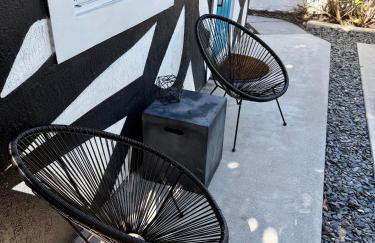 1BD 1BA-Black&White ArtBNB Cottage-Antique Row WPB - Foto 12