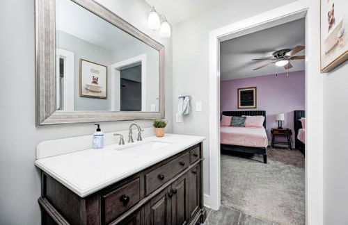 Indy Getaway - 5BR - Sleeps 16 - Arcade games - Perfect for families and groups - Foto 35