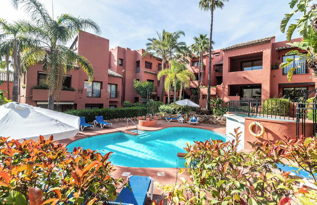 Luxury 2-bed Apartment Elviria - Pool, Sauna & gym - Foto 15