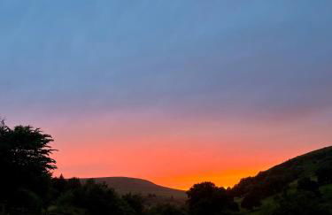 Black Mountains Stylish Hideaway, nr Crickhowell - Photo 17