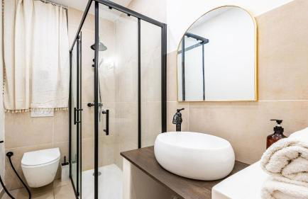 Appartement cosy avec terrasse, accès gare Dijon à pied - Foto 3