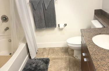 Villa Marina - AMAZING Modern, Spacious, Stylish 2 Master Suites in CENTRAL Marina Del Rey - Photo 47