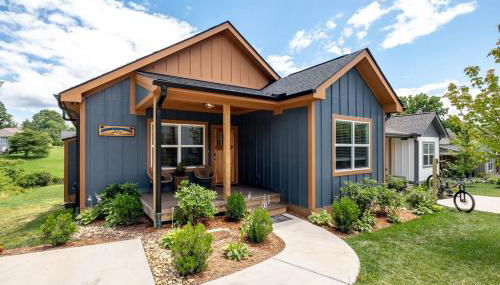 Downtown Brevard 5BR Retreat & Cyclists Dream - Foto 1, Garden