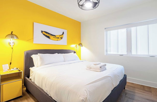 Dual Bachelor Pads w/ Rooftop Lounge & Games Sleeps 26 5 Min to Broadway - Foto 34