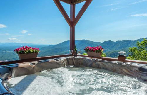 Above the Clouds Log Cabin, Hot Tub & Views! - Photo 31