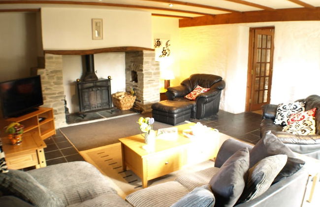 Polean Farm Cottages - Photo 40