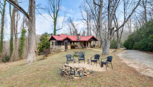 Peaceful Hendersonville Cabin - Hot Tub & Fire Pit - Photo 1