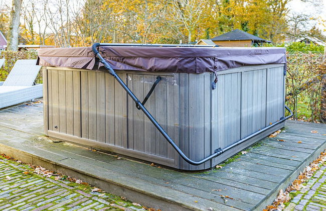 Charming Holiday Home in Nijverdal with Hot Tub - Foto 36