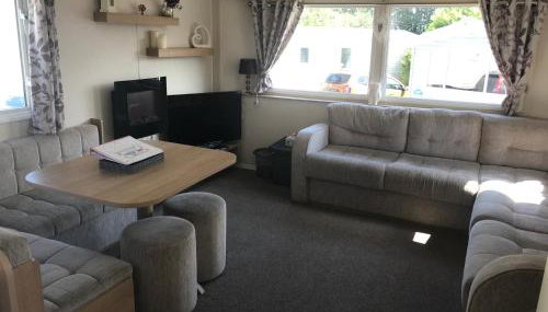 Deluxe 3 bedroomed caravan on Marton Mere with CH DG and decking - Foto 1