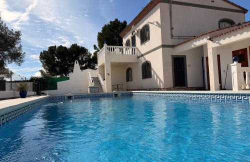 Amarella Costa Dorada - Villa mediterránea con piscina ideal para grupos y familias - Foto 44