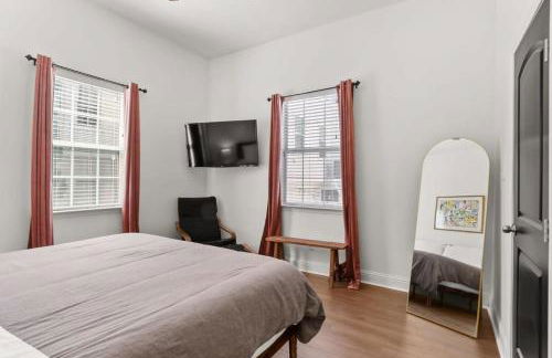 Fabulous Classy and Comfy 3BD 2BA Home and Parking - Foto 12