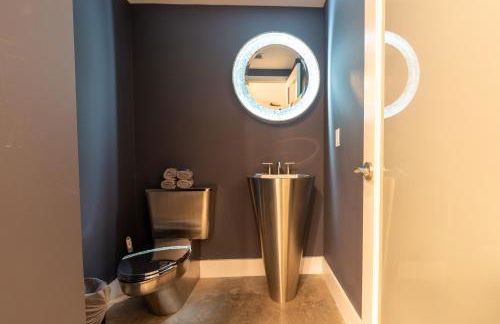 Fascinating Luxe Two-Level Villa BY THE GLAMHOMES - Foto 20