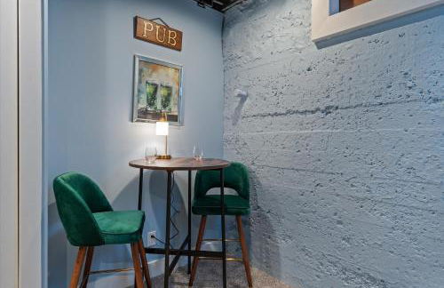 5bd Movie Theater - 7mins to UND - Backyard BBQ - Foto 66