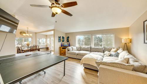 Walk to Marina Harrison Cabin with Lake View! - Foto 4