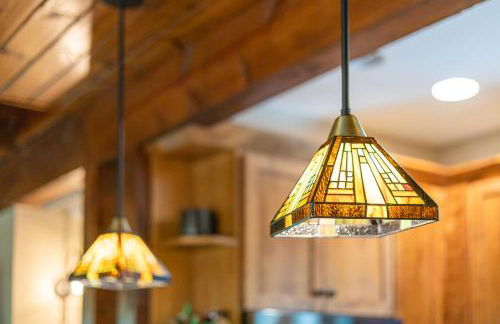 HOT TUB & PET-FRIENDLY Cabin in Cheshire Village - Foto 26