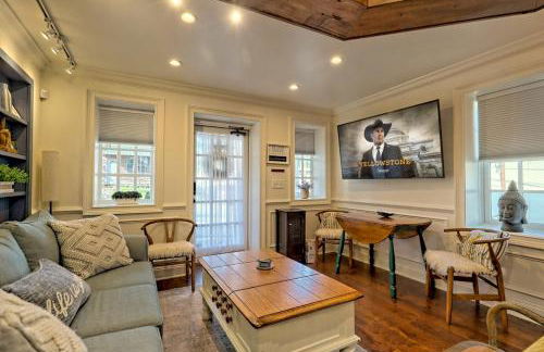 King Bed Bungalow Just Feet from Historic Main Street - Foto 7