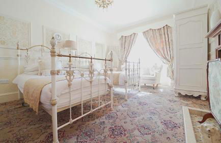 The Old Tramhouse Self Catering Traditional Charming Apartments Located In The Heart Of Historic Stirling For Short-Long Stays In Stirling For Tourism & Events & Contractor Base Stays For Central Belt Area & Open To Book All Year Round - Photo 15