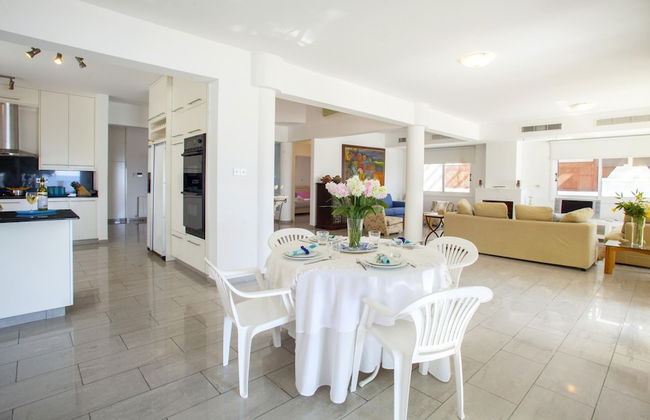 Sunset Beachfront Villa Meneou - Foto 20