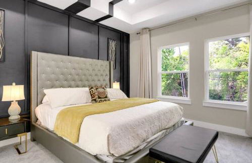 Gray Lux Hse 3BR 3 and half Ba MedCenter DownTWN HotTub - Photo 56