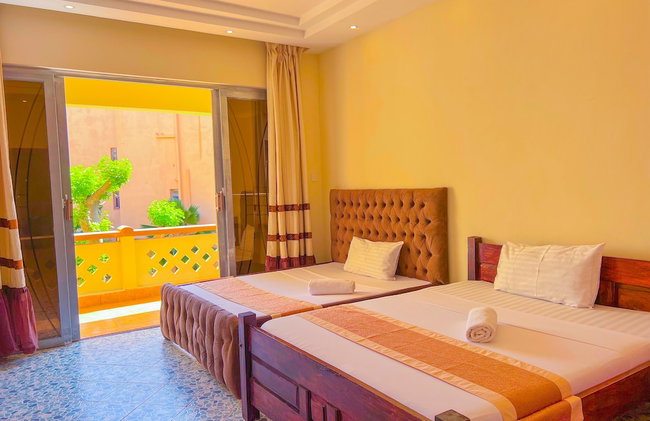 Royal Beachfront Apartments - Foto 3