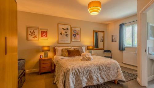 Charming Modern Retreat with Private Garden - Pass the Keys - Foto 1