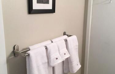 Cameron Village Modern Stylish Condo - Foto 21