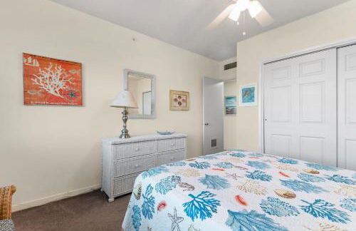 Spacious 3BR Beachfront Condo with Balcony & Parking - Foto 27