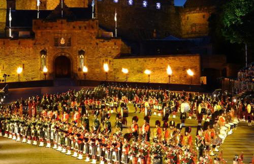 Modern 2 bedroom apartment in City Centre - Photo 47