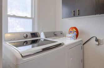 New 5BD Near UNL & DT | Poker Table & Games - Foto 61