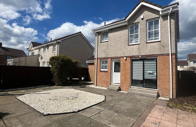 Ayr Refurbished May 2024 3 Bedroom 140m2 Detached House With Private Gardens - Photo 25