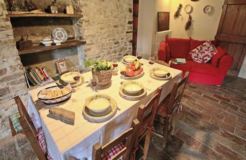 Farmhouse in Apecchio with Pool and Terrace - Foto 12