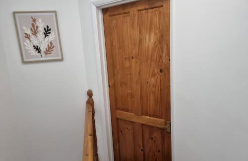 Entire 3 bedroom home with Parking in Welling, London, UK - Photo 32