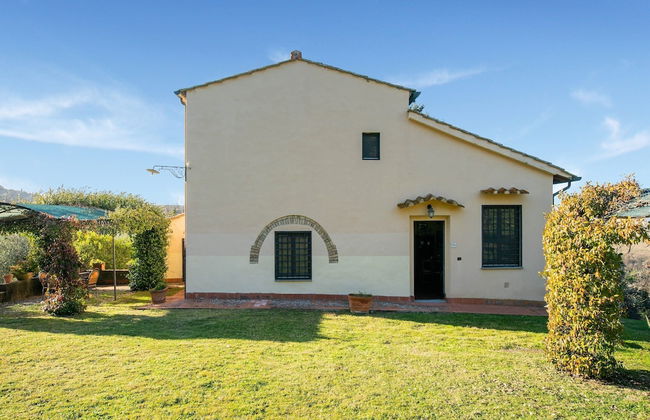 Pleasant Cottage in Asnieres With Terrace - Foto 1