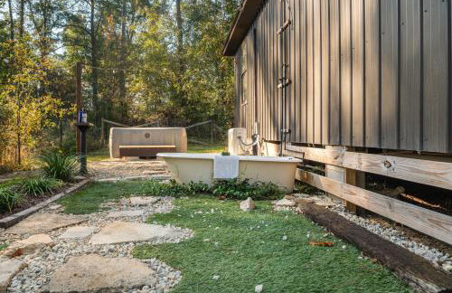 Cabin close to FL Caverns! Hot Tub, WI-FI, & Firepit - Foto 23