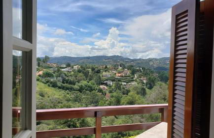 Belíssima COBERTURA no Condomínio Switzerland, o conforto que toda família merece - Foto 14